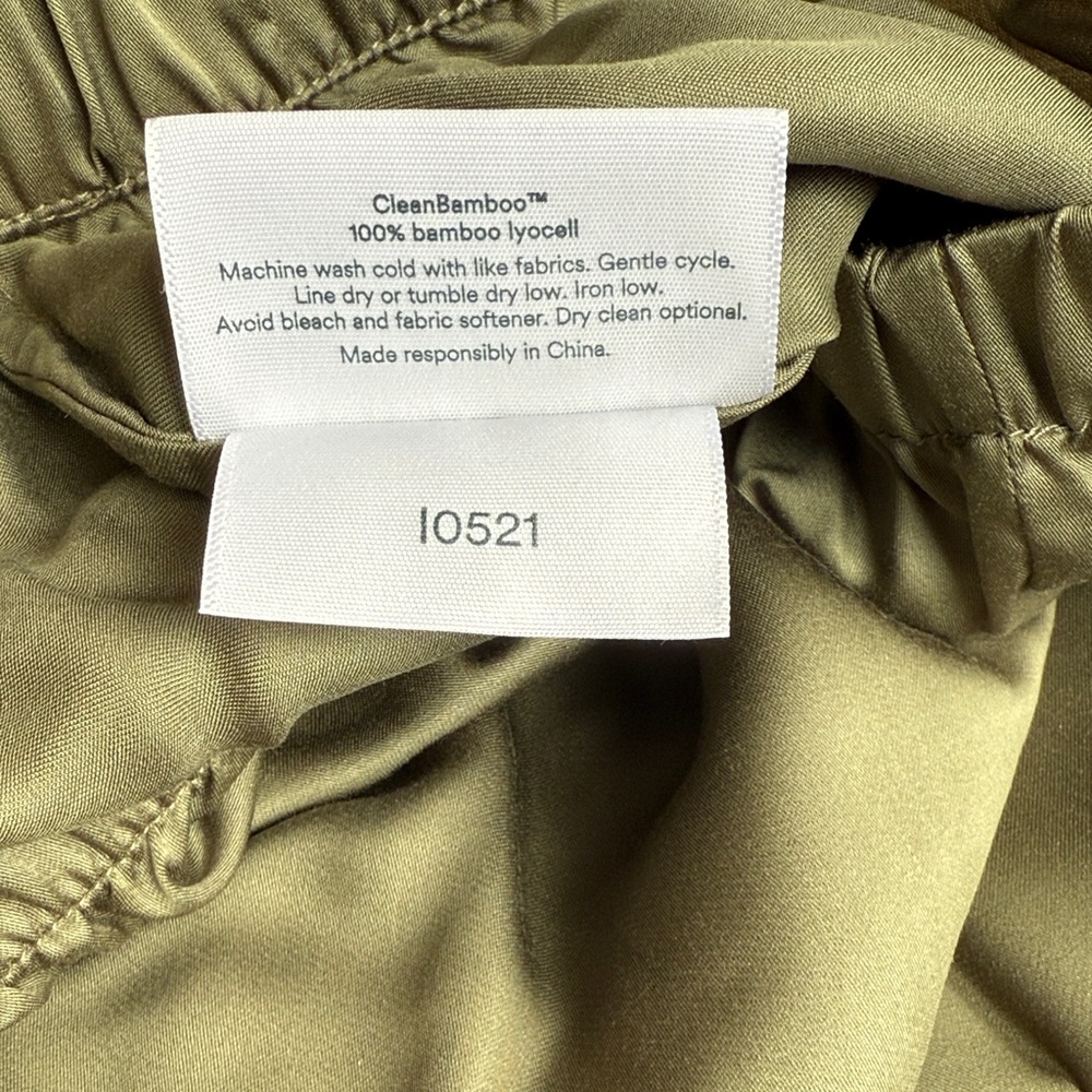 Ettitude moss green sateen Shorts - Picture 2 of 5